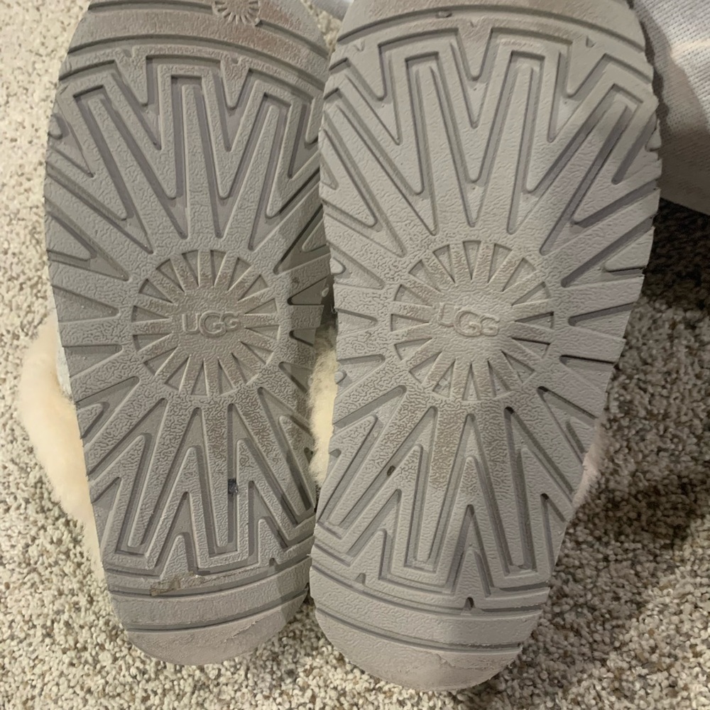 UGG Women's Soft Gray and Cream Slippers - Picture 4 of 4